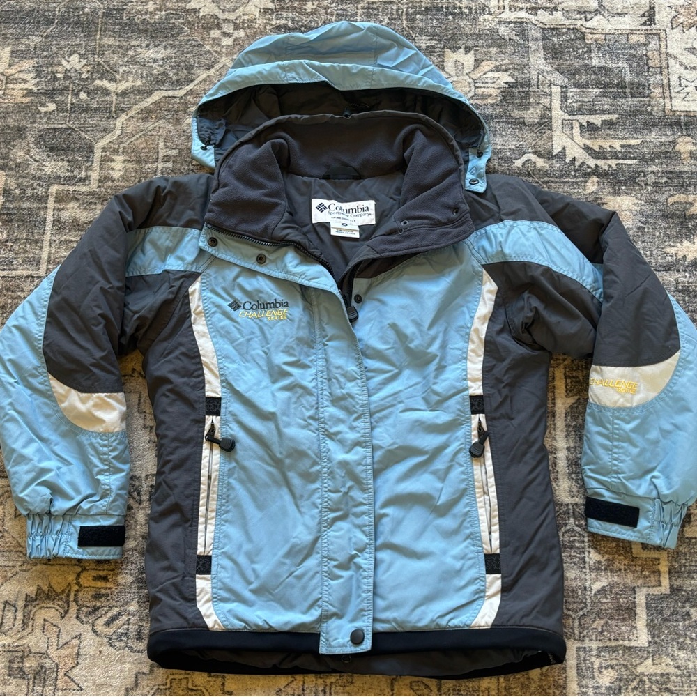 Columbia Challenge Series Women’s Coat with Packable Hood Size Medium